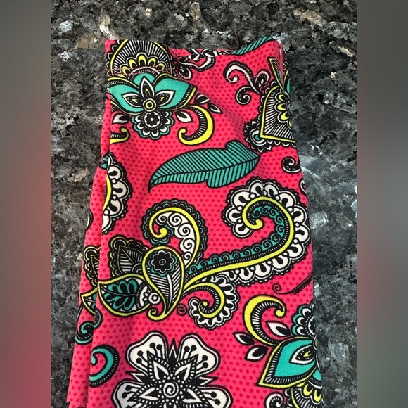 LuLaRoe Tall & Curvy Plus Size 1X Vibrant Pink Polka Dot Paisley Floral Leggings - Picture 4 of 10